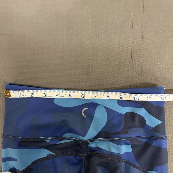 Lot Of Zyia Active Leggings (4) size 2, tank top (1), crop top (1) FS BnftsChrty - Picture 13 of 16